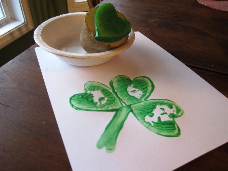 painting of four leaf clover