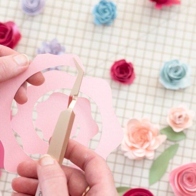 remove flower from Cricut mat 