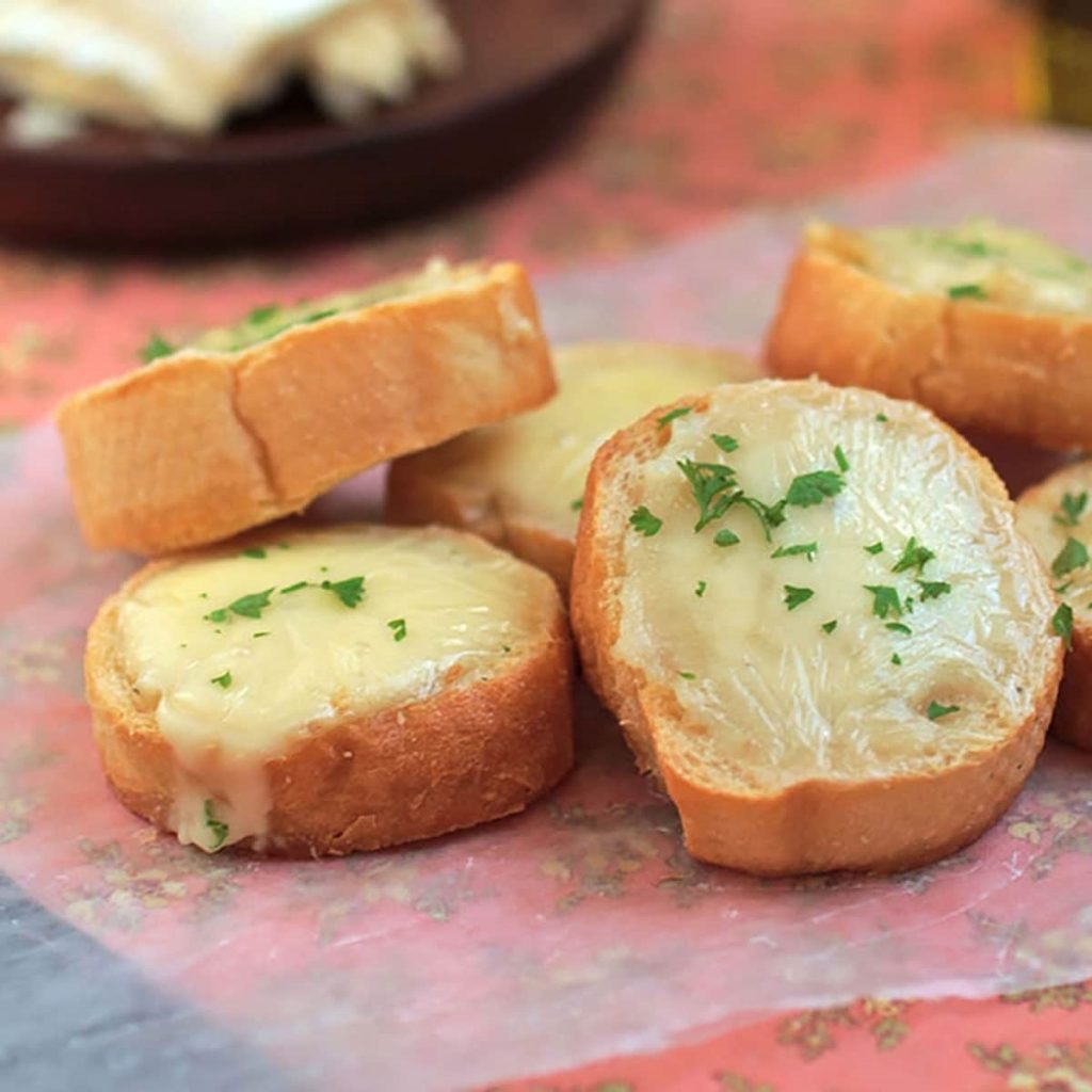 Roasted Garlic And Brie Crostini by Life As A Strawberry